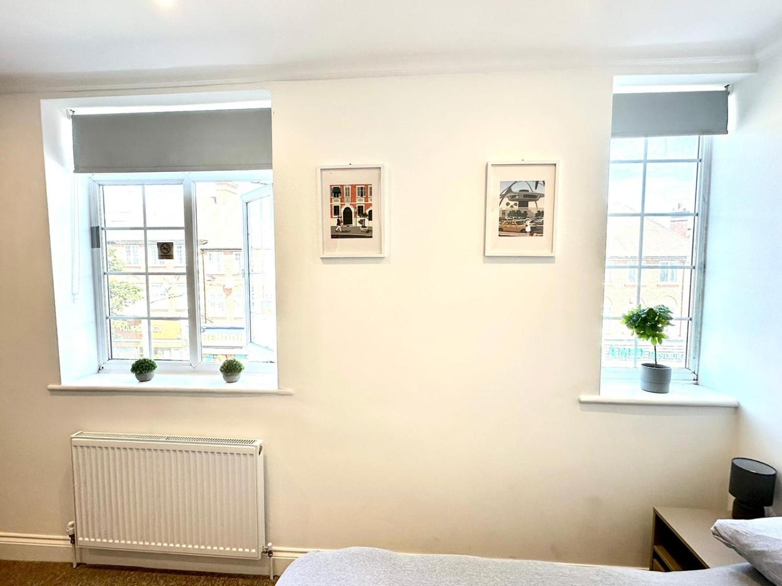 Spectacular Modern, Private Apartment,15 Mins To Central London 亨顿 外观 照片